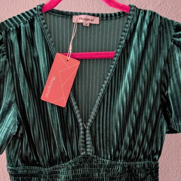 Romantic Velvet Maxi Dress - Picture 3 of 4